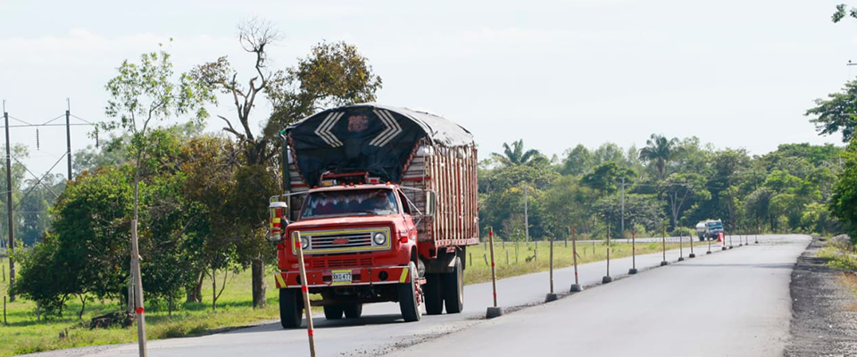 Recta final del mejoramiento en la vía Las Mercedes - Barcelona