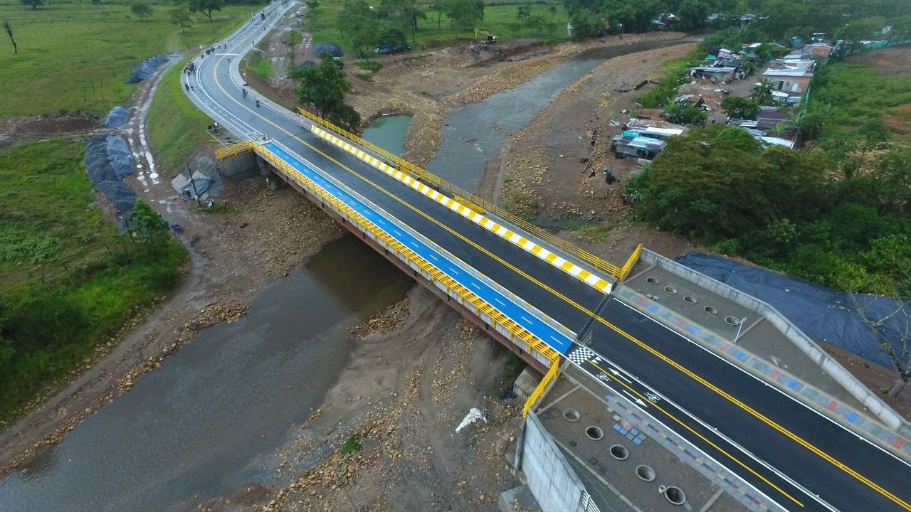 Puente de Samán de La Rivera